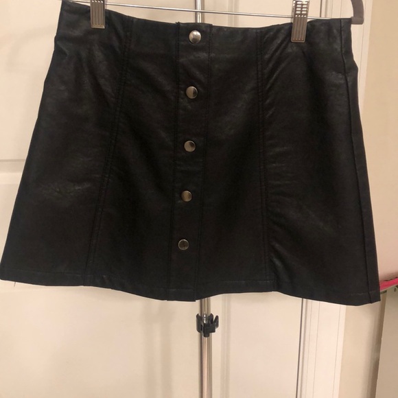 Forever 21 Dresses & Skirts - Forever 21 Faux Leather Black Mini Skirt